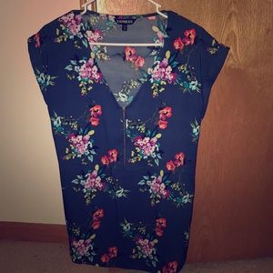 Floral Rolled Sleeve V-Neck Zip Top